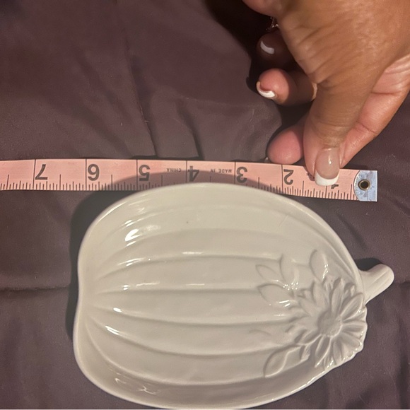 Rare White Pumpkin Ceramic dish - Picture 6 of 7
